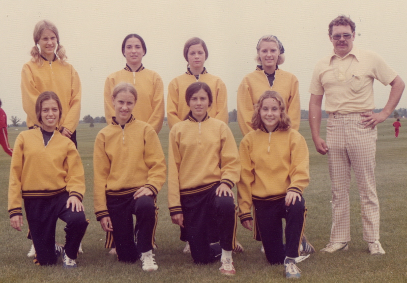 1975 Cross Country Team